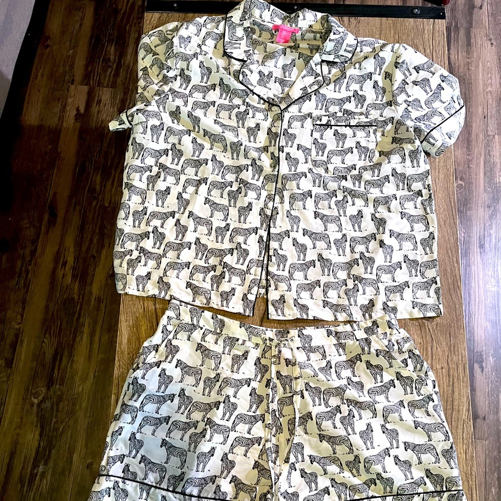 Zebra Isaac Mizrahi Pajama Set